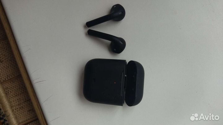 Беспроводные наушники lightsPods Basic