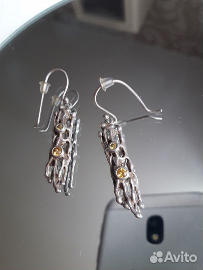 Серебрянные серьги с топазами пр925