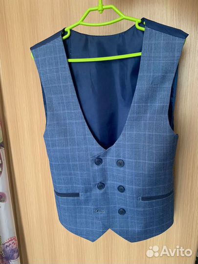 Костюм тройка для мальчика 122- 128