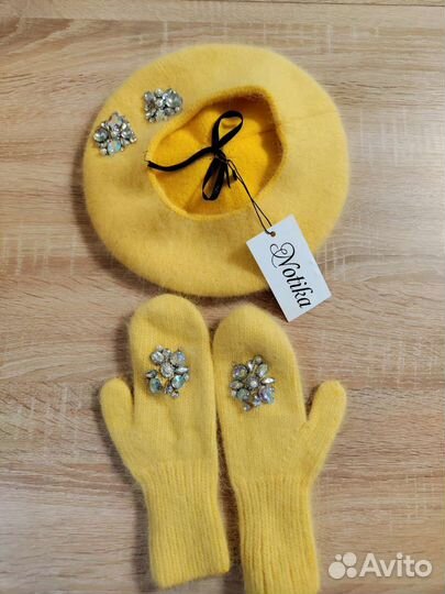 Комплект берет и варежки