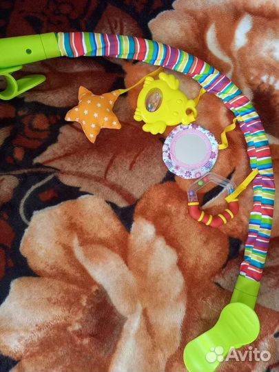 Дуга с игрушками