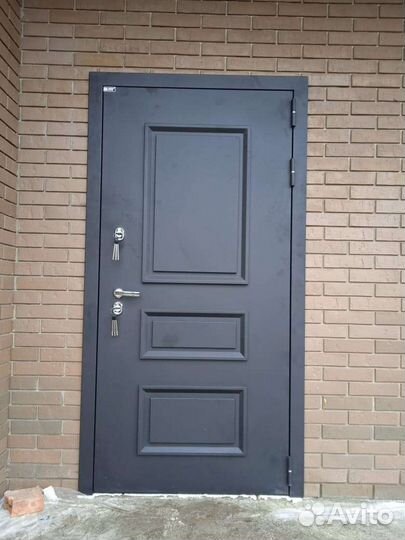 Дверь входная металлическая новая