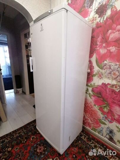 Морозильная камера indesit SFR 167 NF