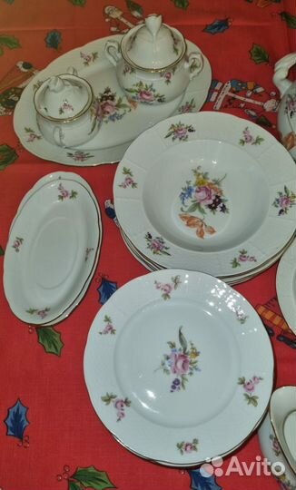 2 столовых сервиза 44 и 39 предм.Мейсенский букет