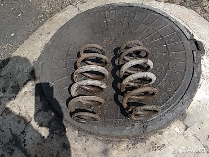 Задние пружины Toyota RAV4 2.0 AT 4wd