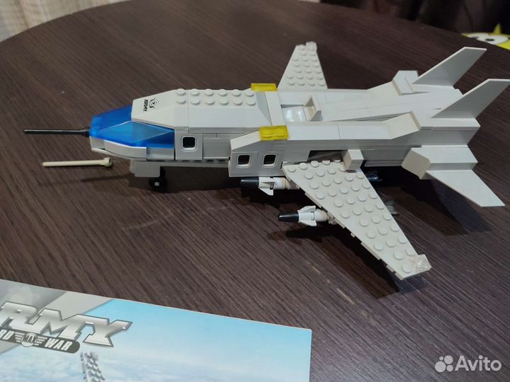 Lego самолёт истребитель
