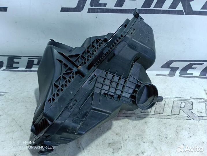 Корпус воздушного фильтра Audi A4 Allroad B8