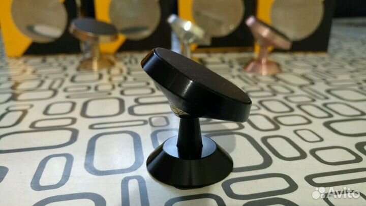 Магнитный держатель для телефона