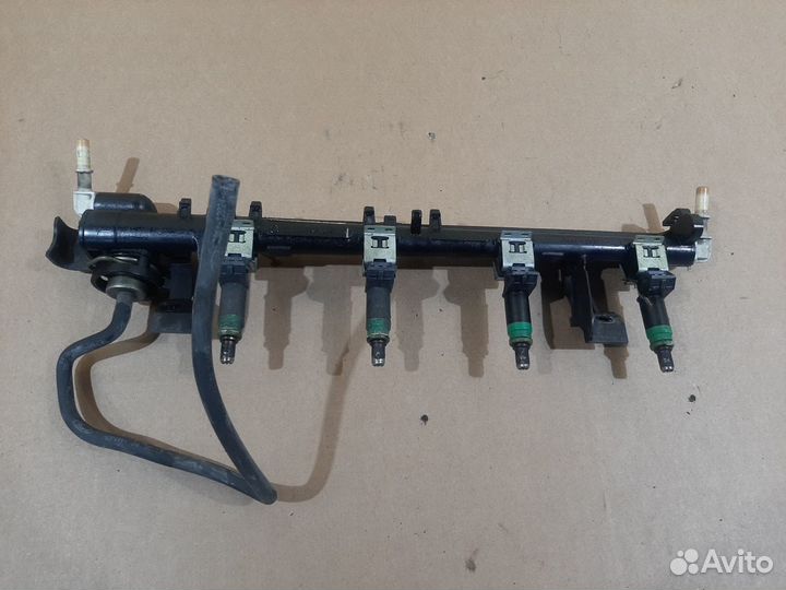 Топливная рампа в сборе Ford Fusion