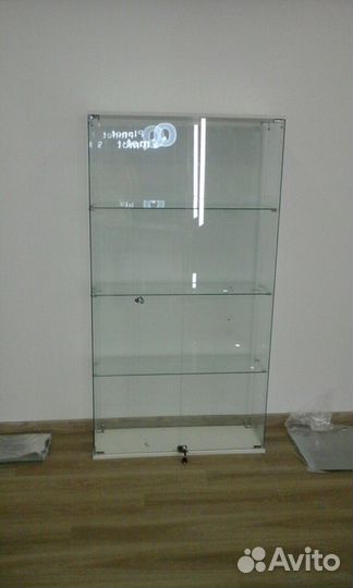 Стеклянная витрина