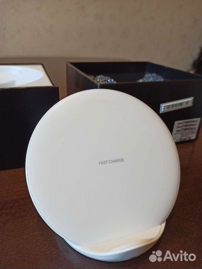 Беспроводное зарядное устройство Samsung