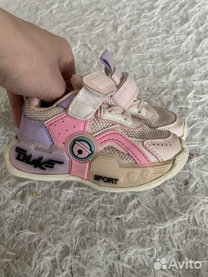 Кроссовки для девочки 24 размер