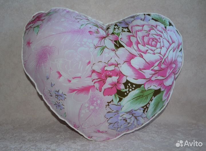 Подушка в форме сердечка сердца