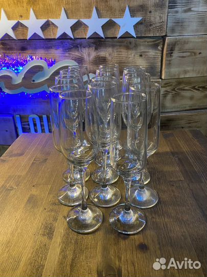 Бокалы под шампанское
