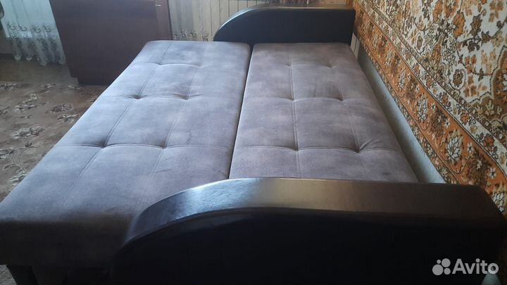 Диван прямой раскладной большой