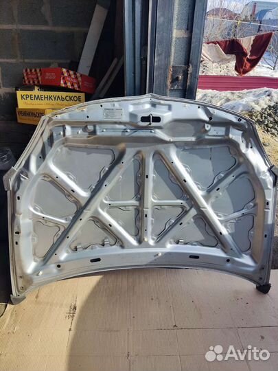 Капот на lancer 9