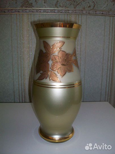 Вазы стекло матовое золото, смальта Чехия от