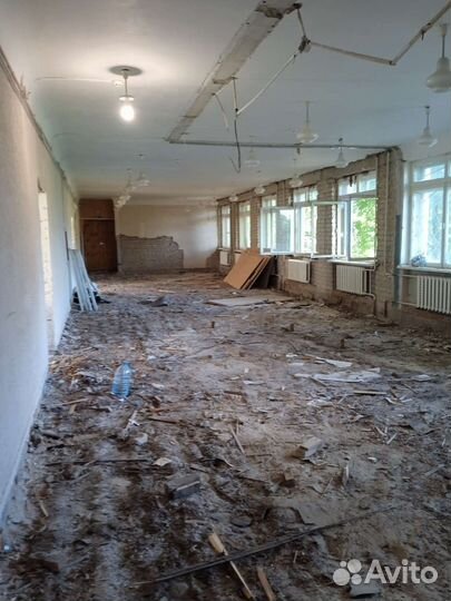 Разнорабочие, демонтаж