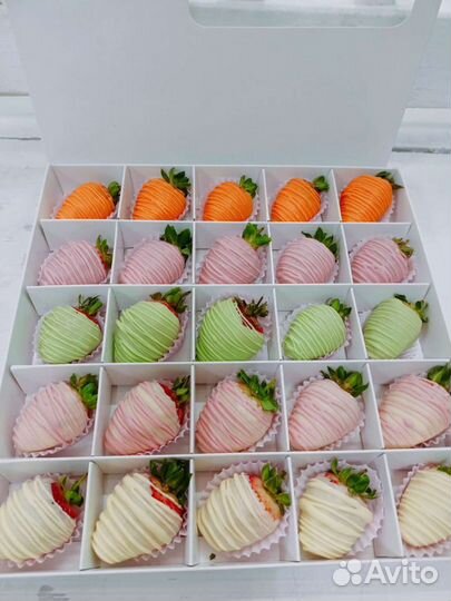 Клубника в разном шоколаде