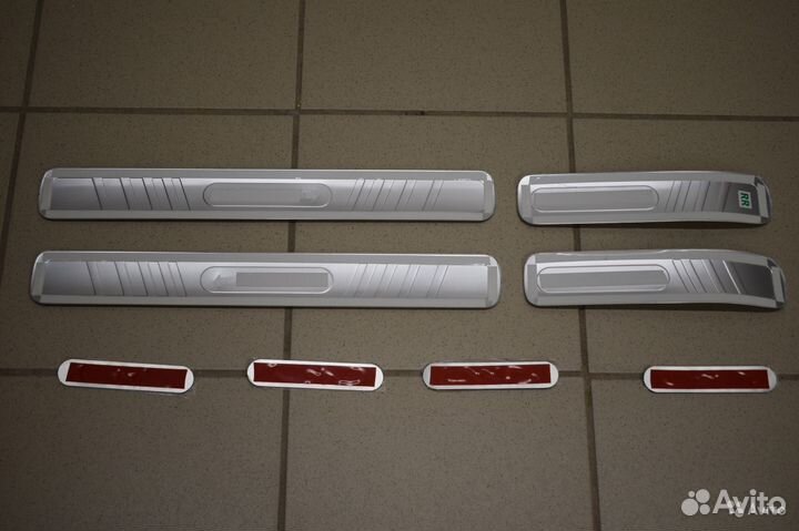 Honda CRV 2002-2006г. Накладки на пороги