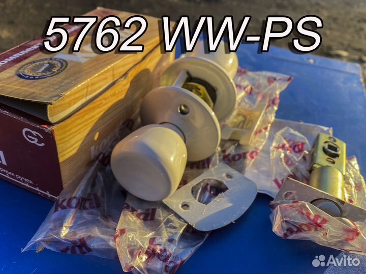 Дверные ручки и крючки в ассортименте