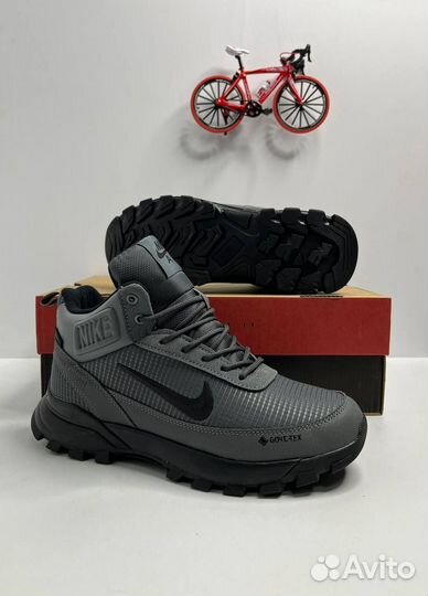 Кроссовки зимние с мехом nike gore TEX