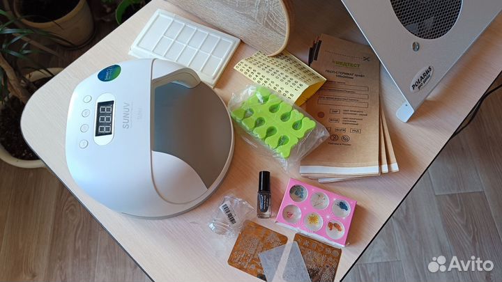 Маникюрный стол/лампа/пылесос