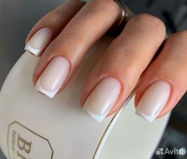 Маникюр и педикюр,наращивание ногтей