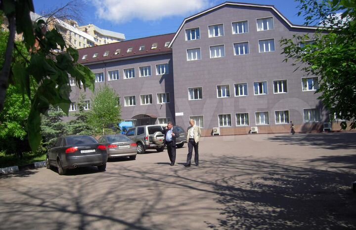 Здание, 10000 м²