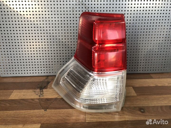 Фонарь задний левый toyota land cruiser prado 150