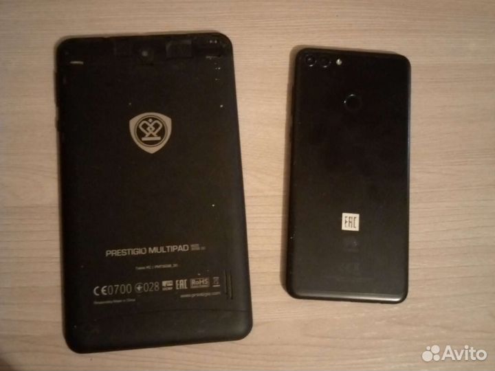 Планшет и телефон