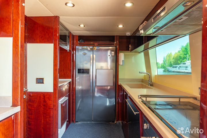 Круиз на частной яхте Majesty 85 из Москвы