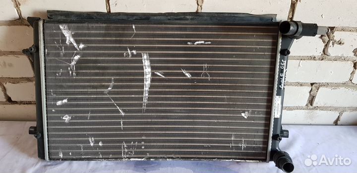 Volkswagen Passat B6 Радиатор охлаждения основной