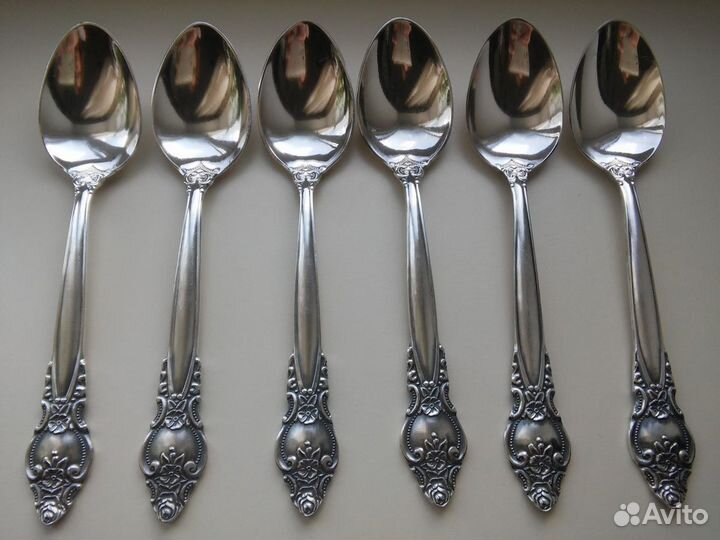 Продаю мельхиоровые-ложки,вилки, есть 2подстаканик