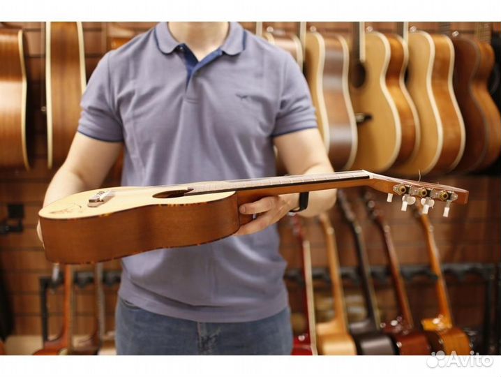 Ortega RGL5 гиталеле