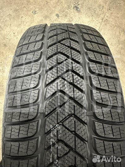 Pirelli Winter Sottozero 3 255/40 R20 101V