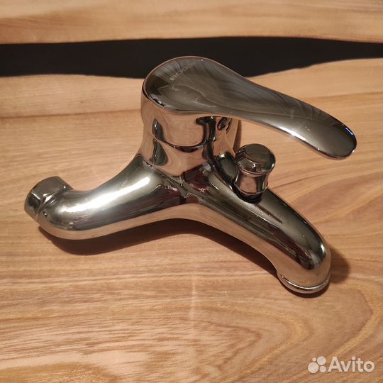 Смеситель для ванны