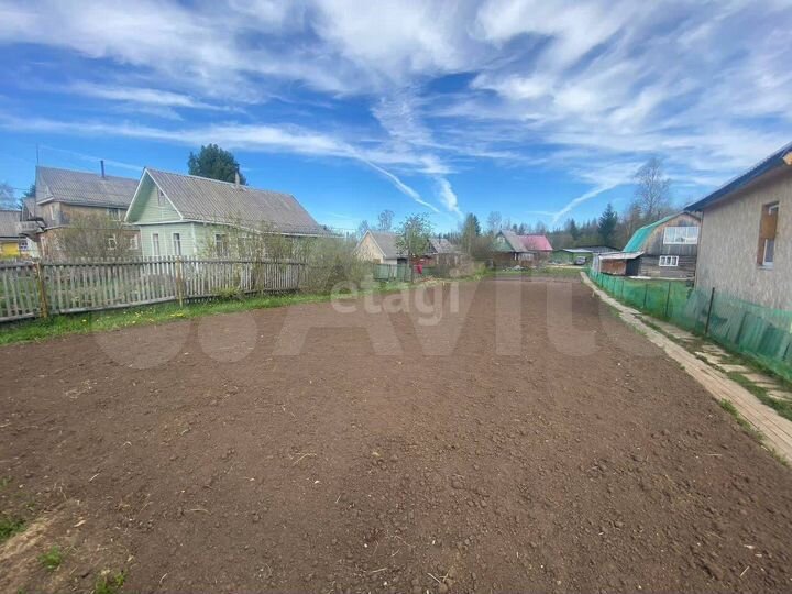 Дом 42 м² на участке 9,9 сот.