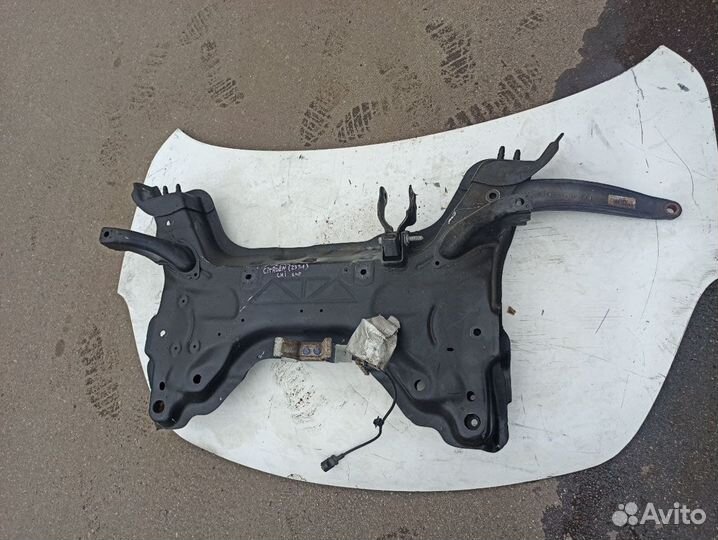 Подрамник передний Citroen C4