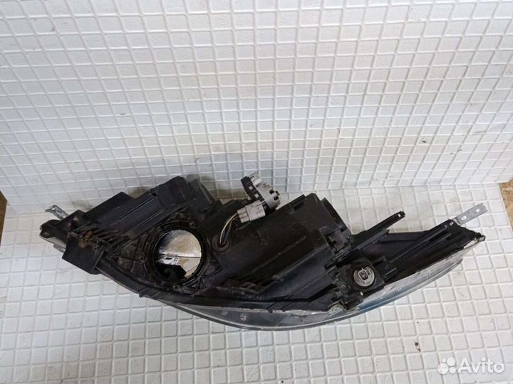 Фара правая Mazda 3 bl дефект