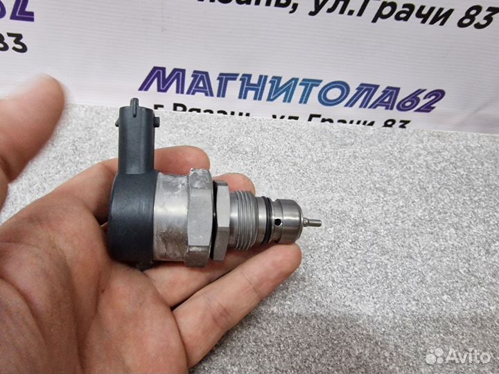 Регулятор давления топлива Bosch 0281006037