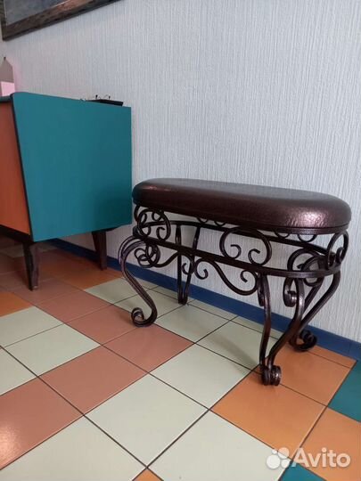 Банкетка в прихожую