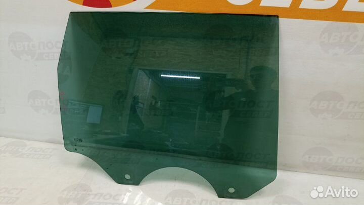 Стекло двери заднее правое Volkswagen Touareg 7L6