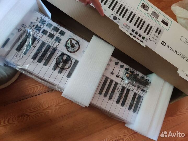 Синтезатор midi Arturia KeyLab Essential 49