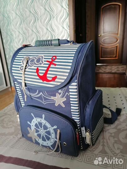 Рюкзак школьный