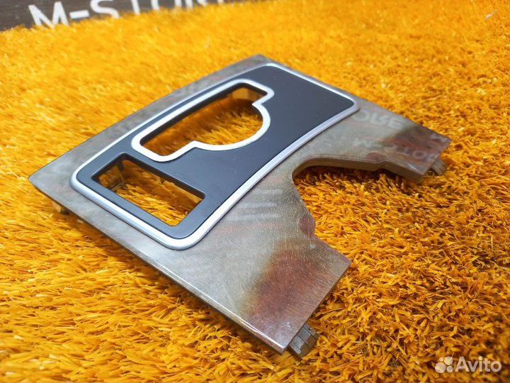 Накладка центральной консоли Mercedes-Benz E-Class