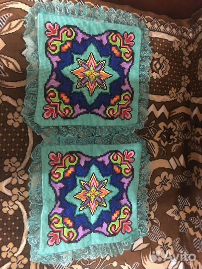 Вышитые подушки