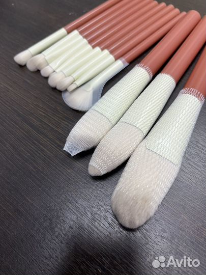 Спонжи и кисти для макияжа