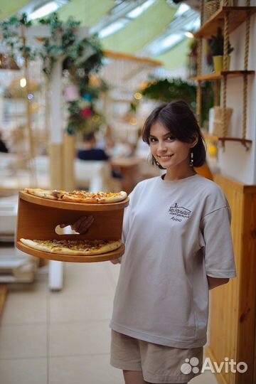 Хостес в ресторан