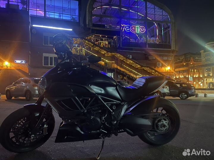 Ducati diavel dark